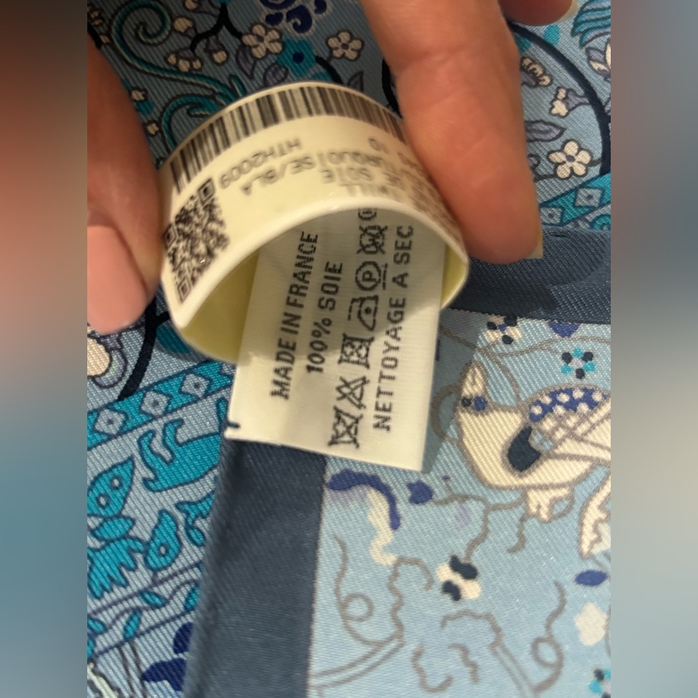 ✨NWT Hermés Silk Blue / Turquoise Gavroche Twill✨ - Picture 8 of 10